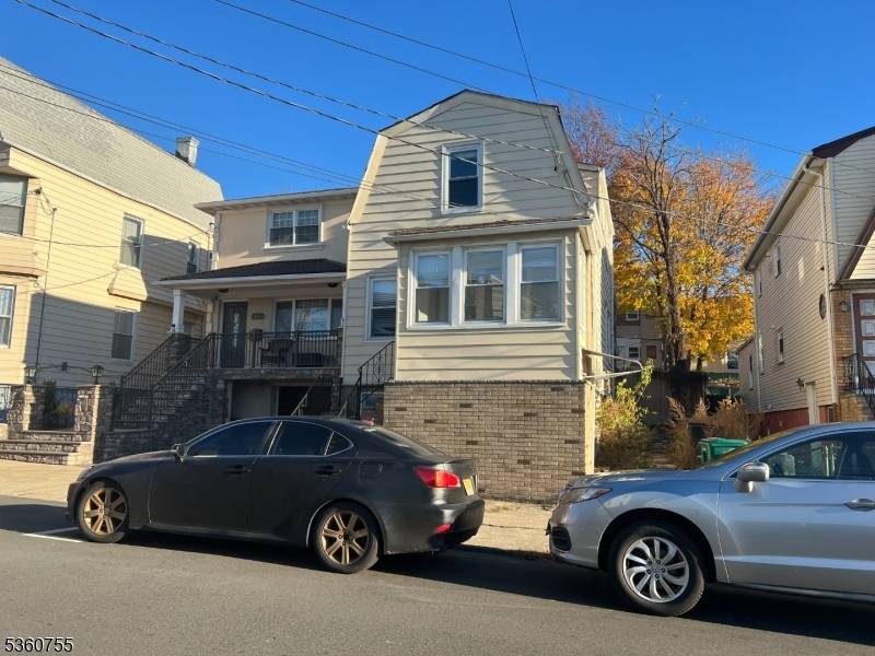 Kearny Town, NJ 07032,118 Maple St