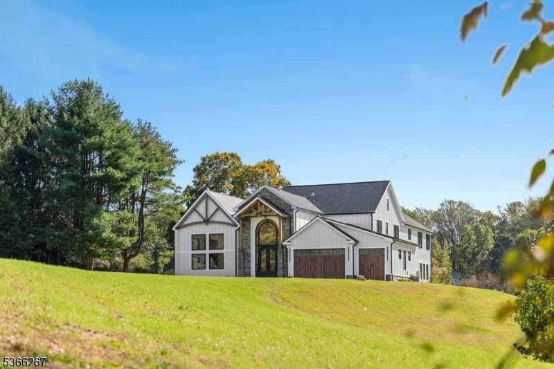 Mendham Boro, NJ 07945,465 Cherry Ln