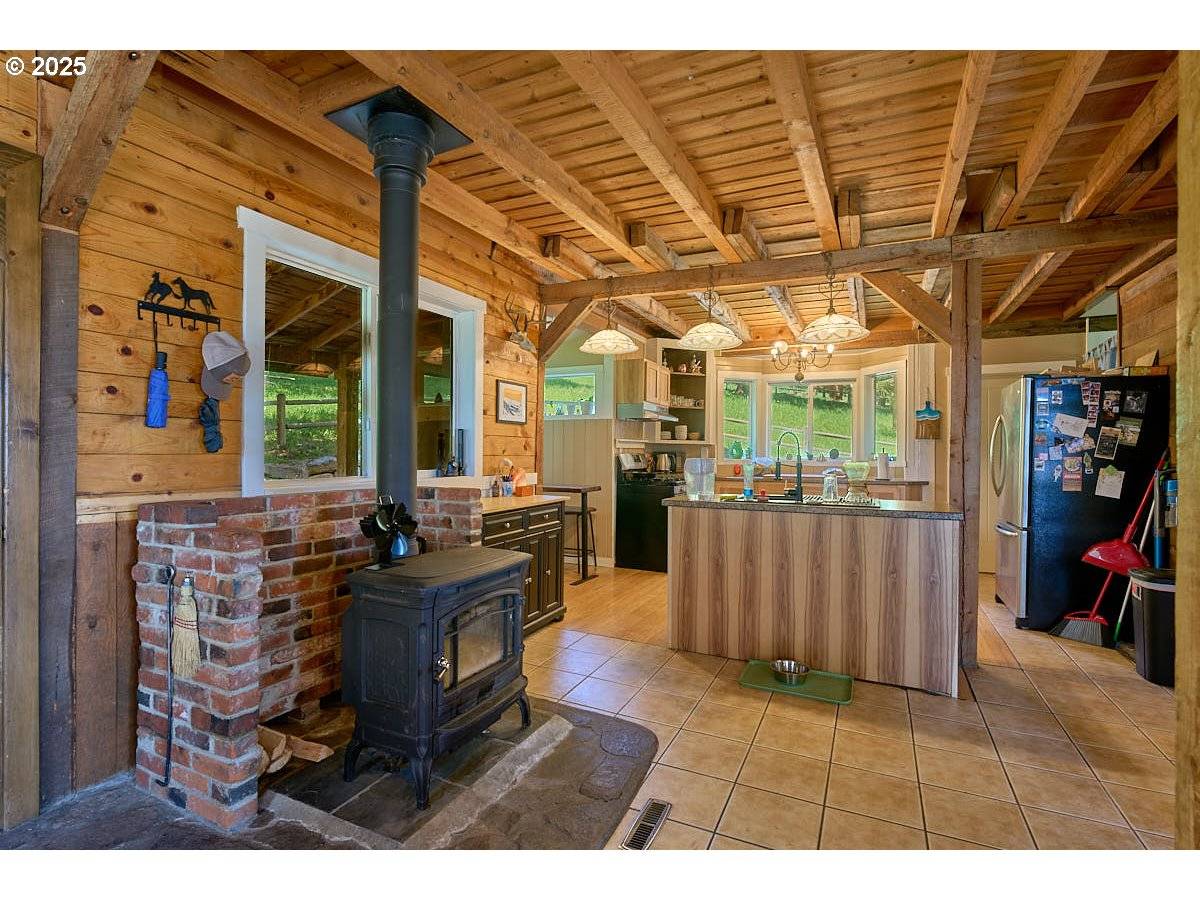 Joseph, OR 97846,83863 OLLOKOT LN