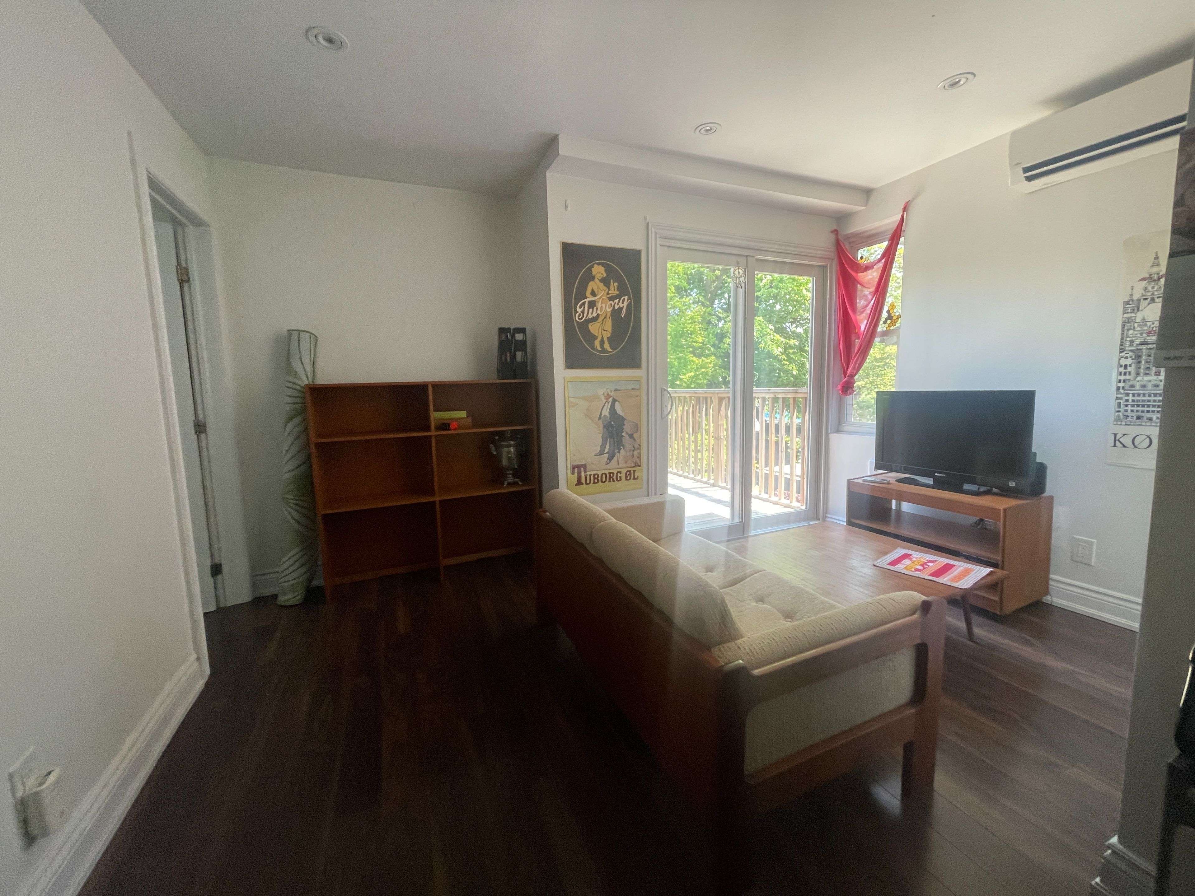 Toronto C02, ON M5R 2L7,141 Admiral RD #202