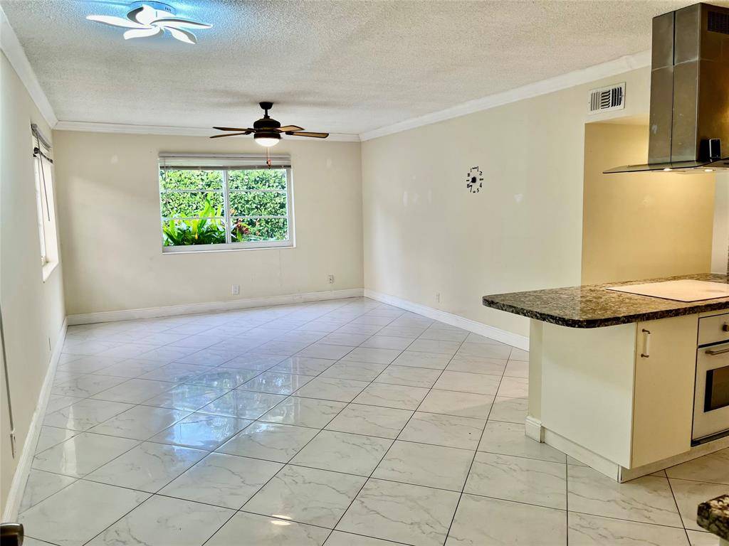 Oakland Park, FL 33311,639 W Oakland Park Blvd #104-D