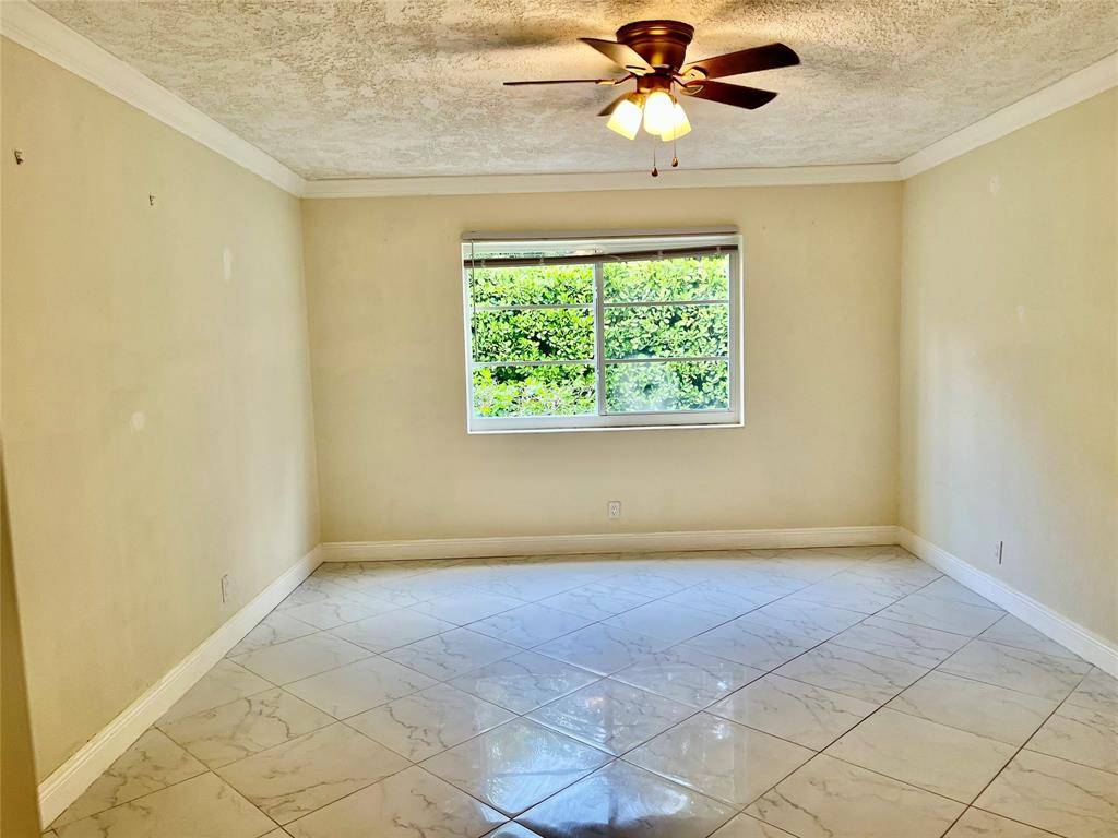 Oakland Park, FL 33311,639 W Oakland Park Blvd #104-D