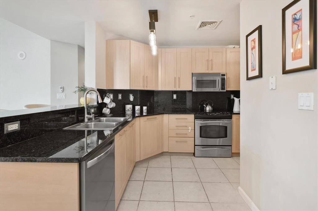 Fort Lauderdale, FL 33301,511 SE 5th Avenue #614