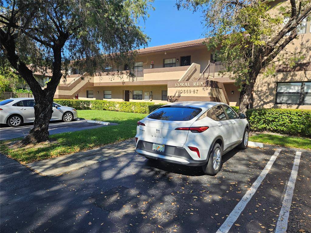 Coral Springs, FL 33065,10571 Royal Palm Blvd #10571