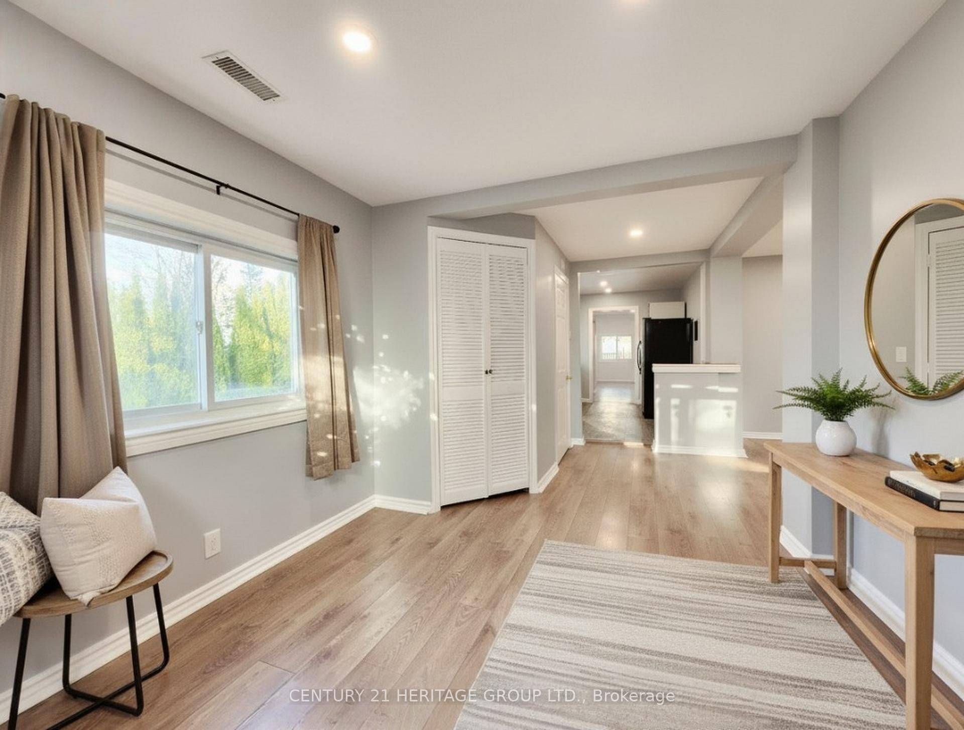 Georgina, ON L4P 1R5,493 Lake DR S