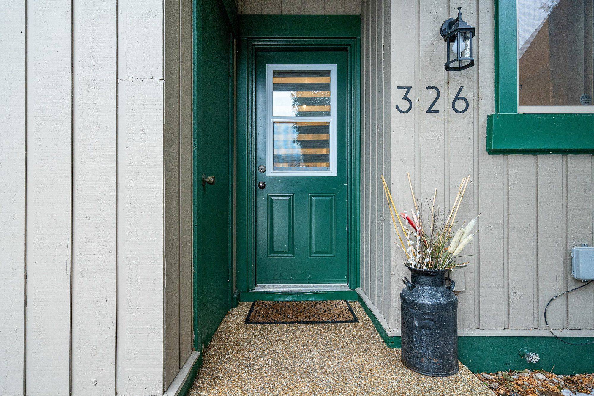 Collingwood, ON L9Y 5B4,5 Dawson DR #326