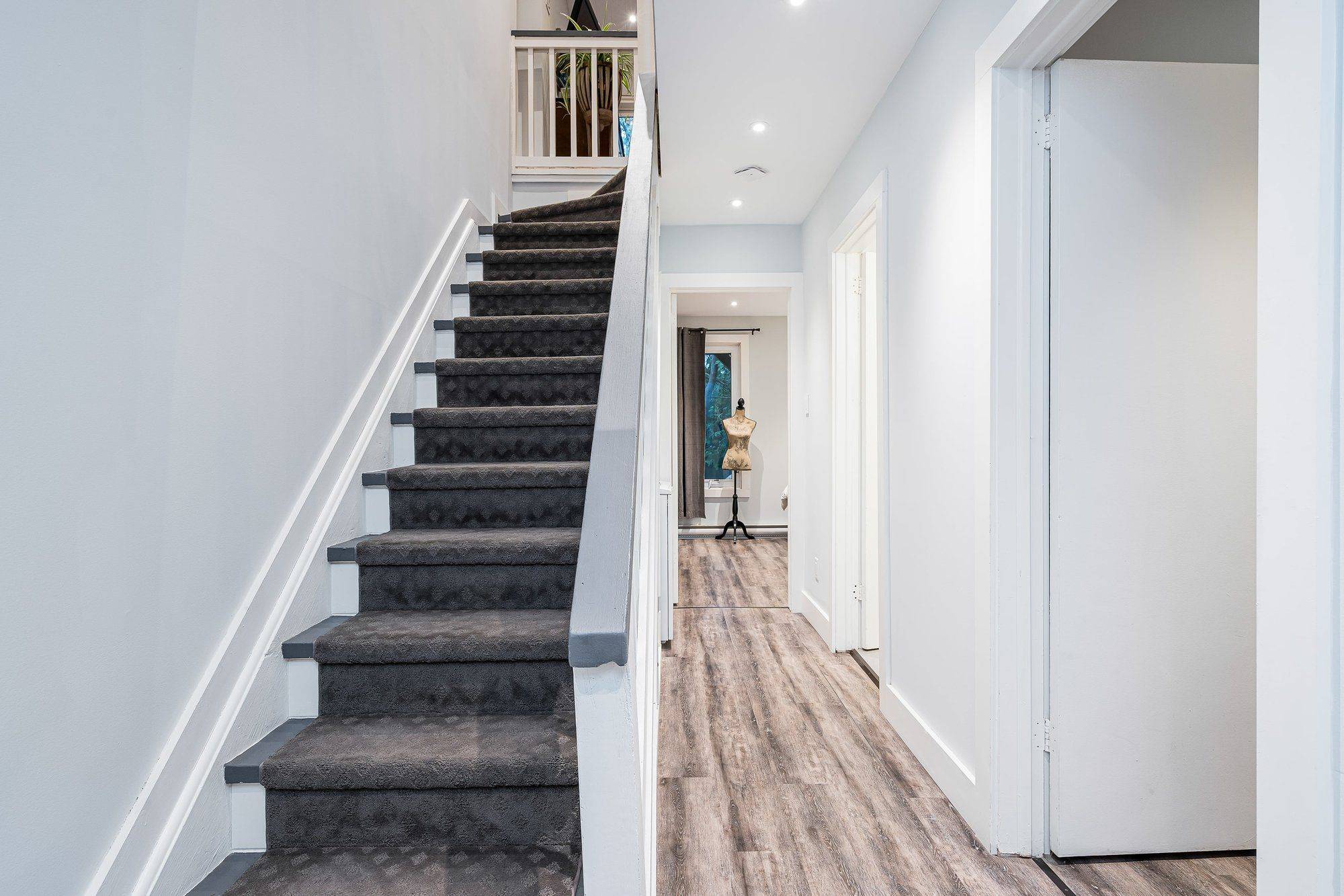 Collingwood, ON L9Y 5B4,5 Dawson DR #326