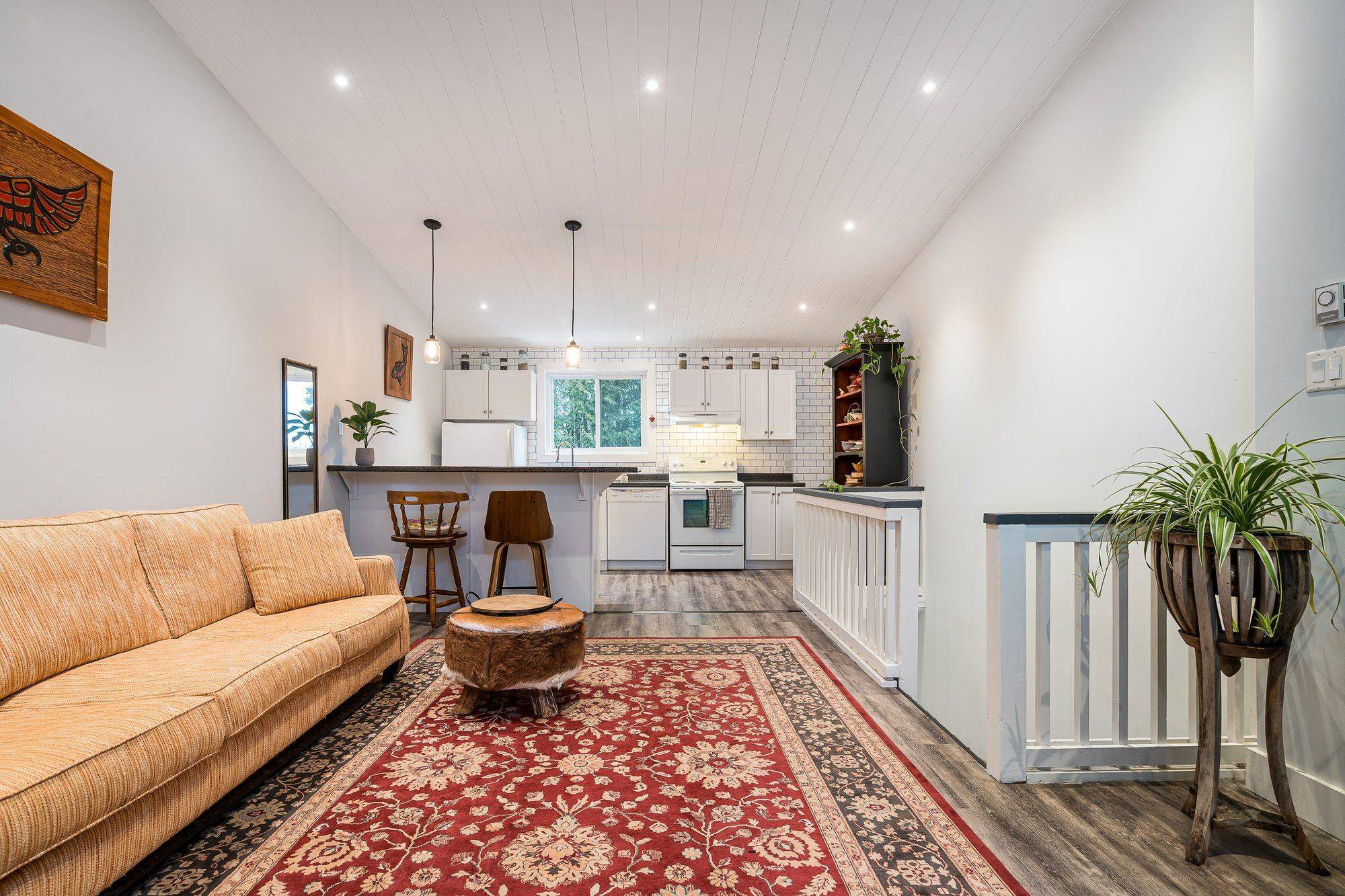 Collingwood, ON L9Y 5B4,5 Dawson DR #326