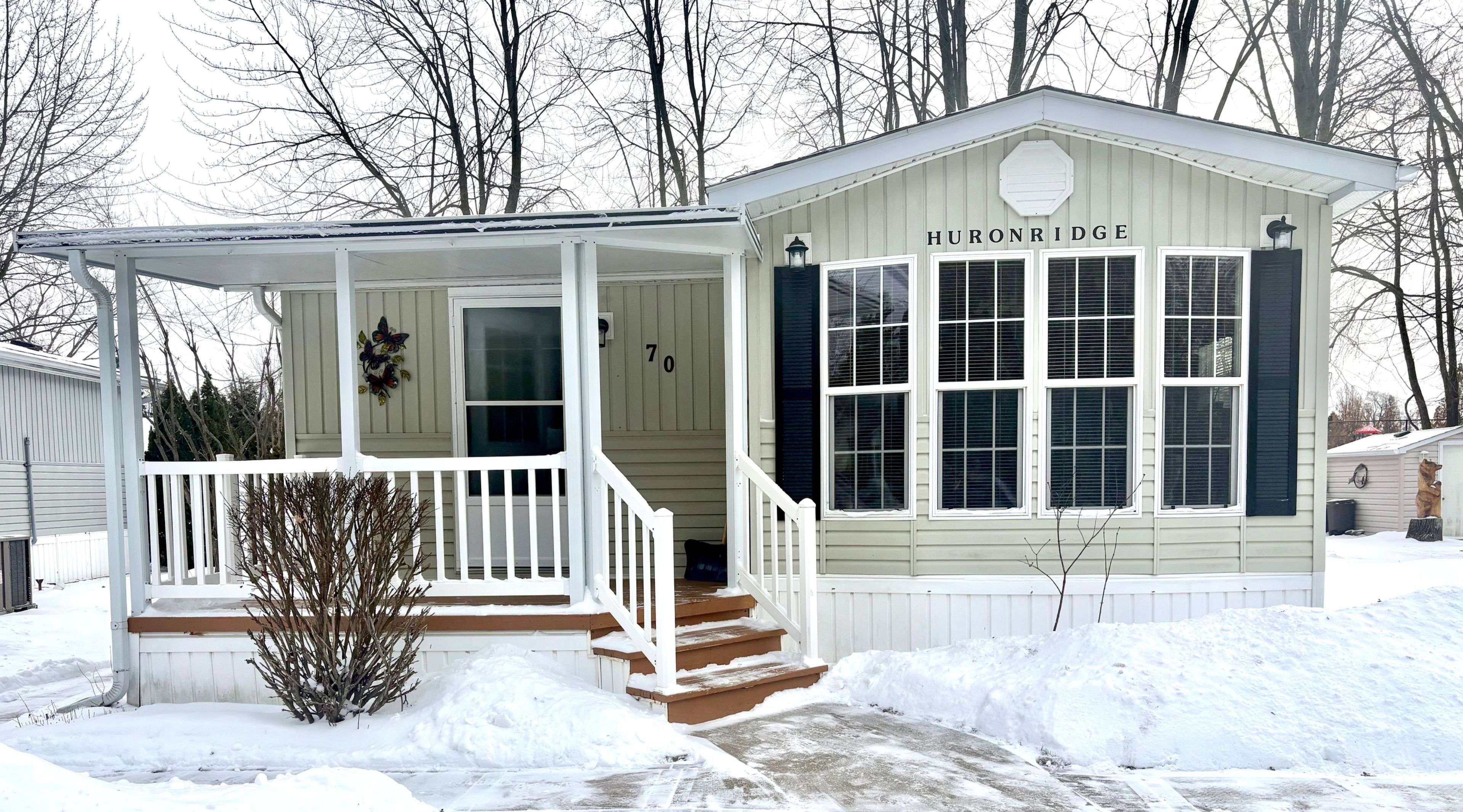 Wasaga Beach, ON L9Z 1X7,70 Topaz ST