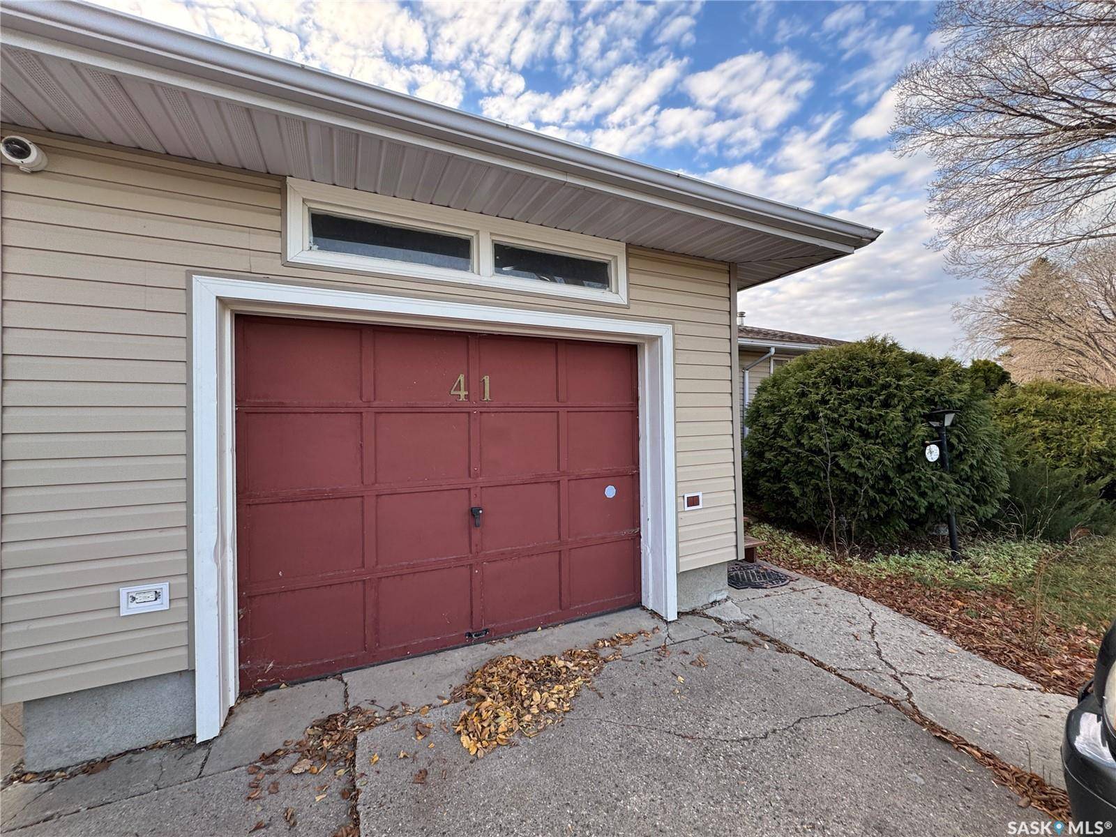 Regina, SK S4R 3Z5,41 HALLERAN CRESCENT