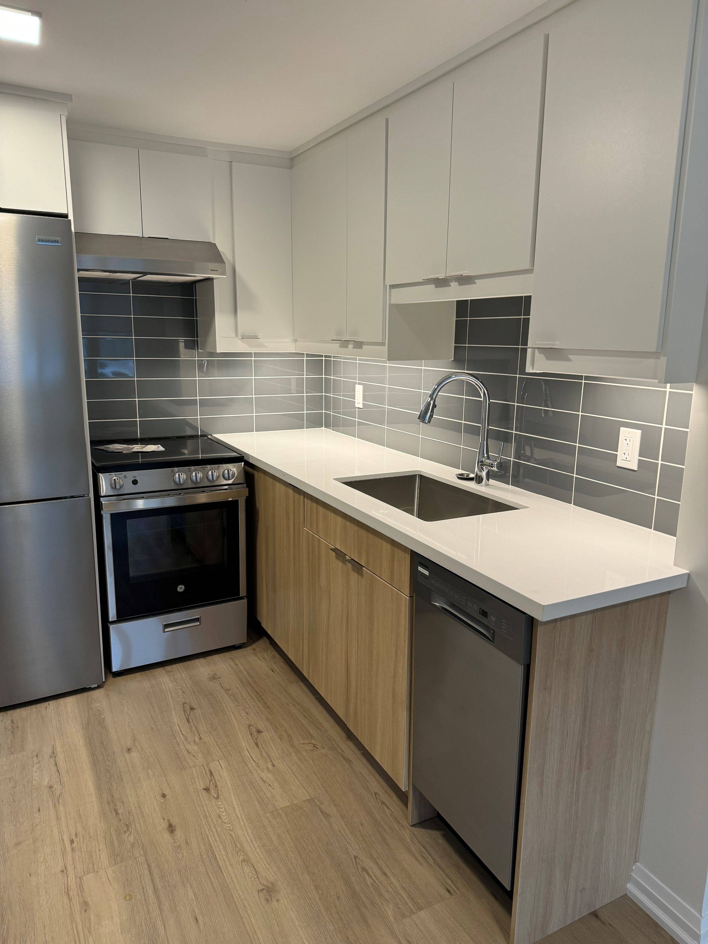 Toronto W06, ON M8V 4E5,167 Thirtieth ST #3