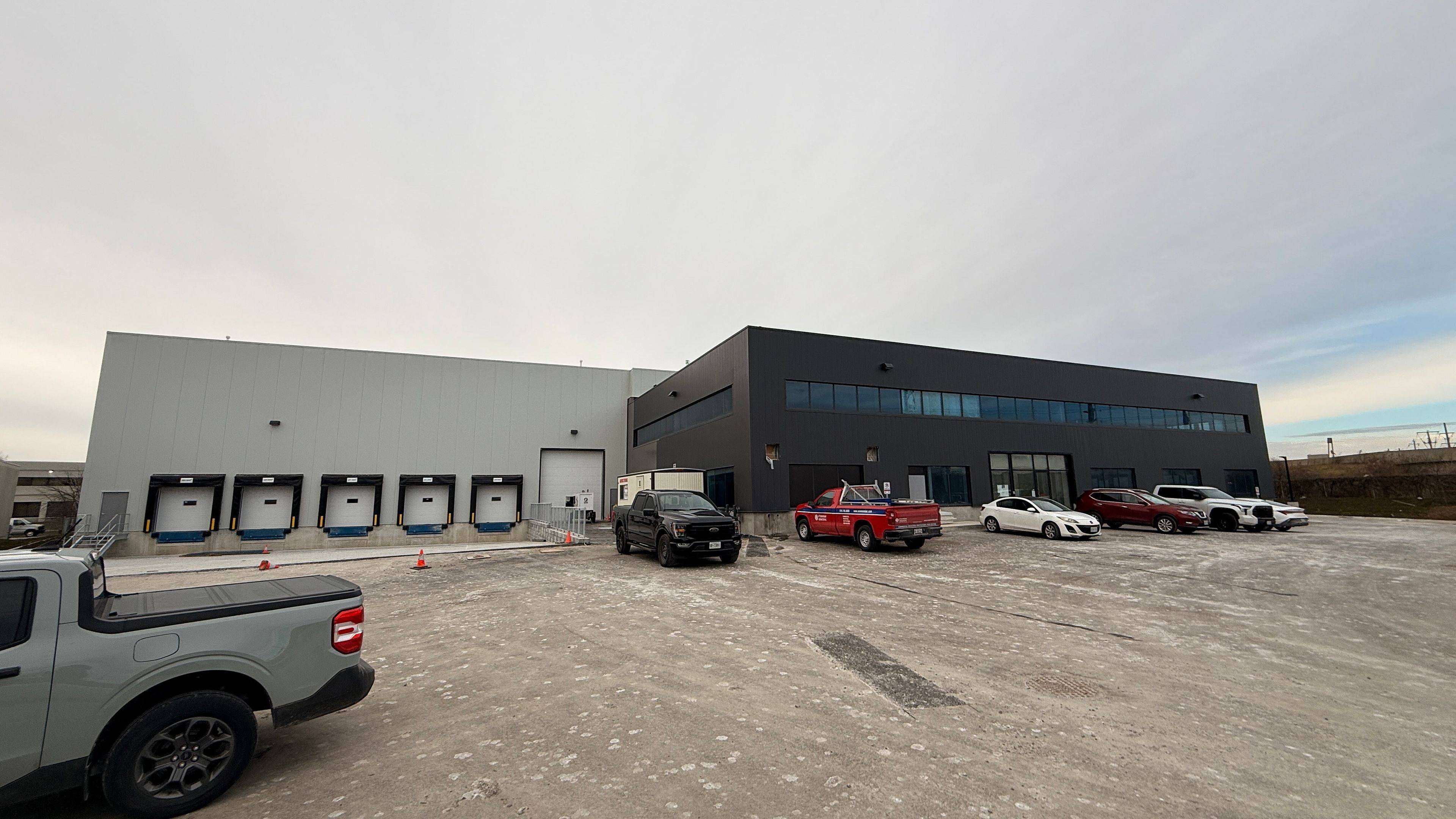 Toronto W10, ON M9W 5X9,400 Carlingview DR