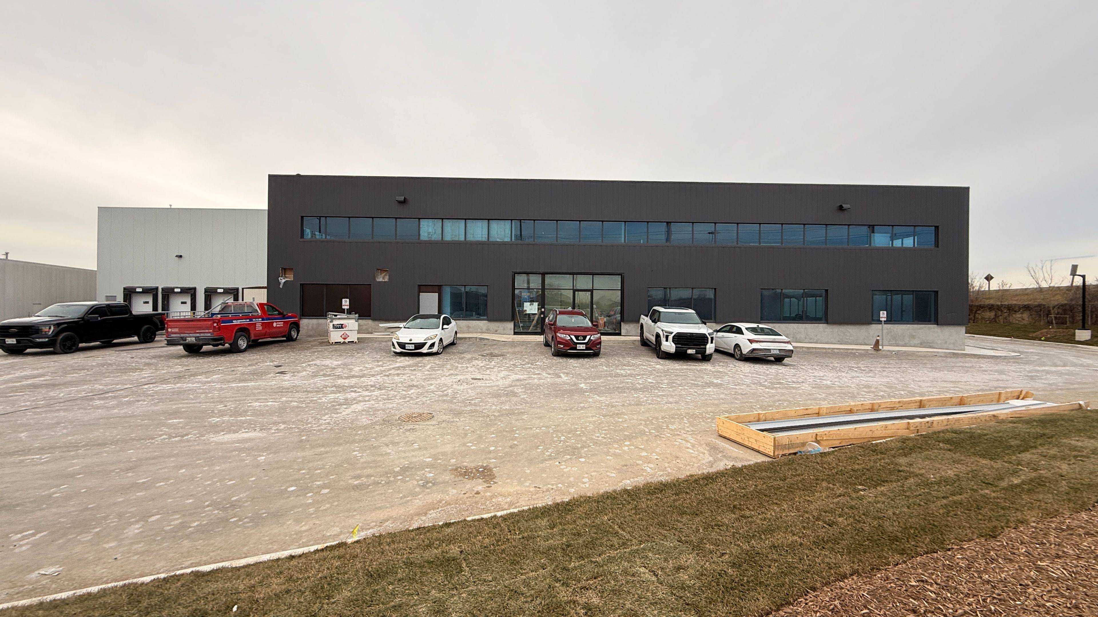 Toronto W10, ON M9W 5X9,400 Carlingview DR