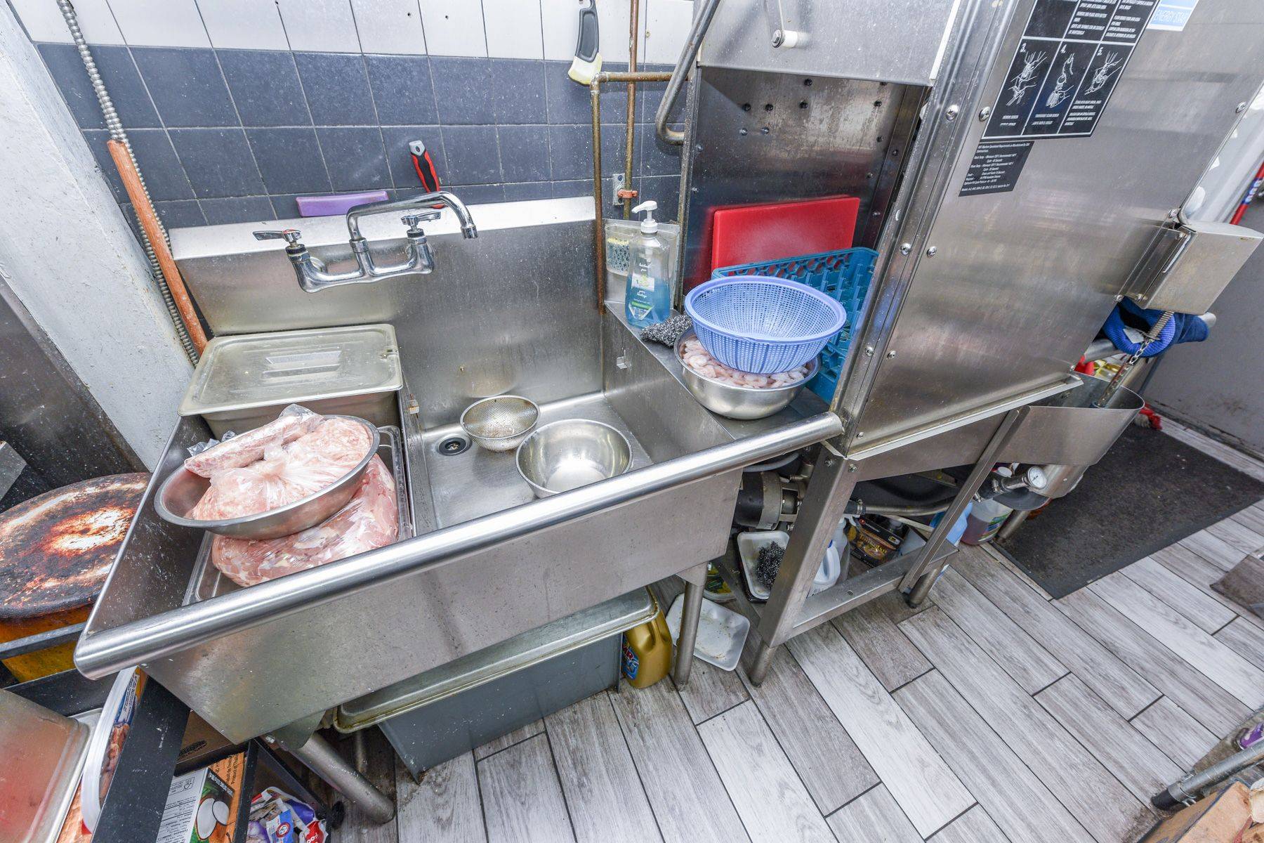 Mississauga, ON L5G 1J6,730 Lakeshore RD E