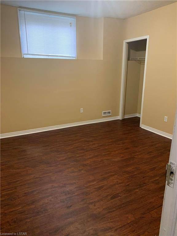 London East, ON N5V 4Z2,215 THURMAN CIR