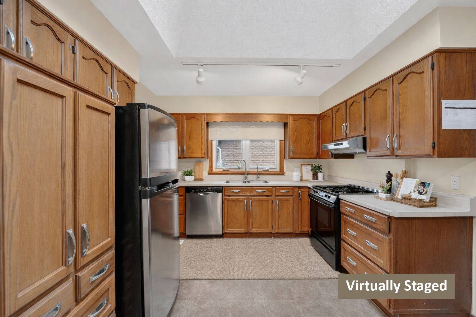 Grimsby, ON L3M 3V5,5 Brentwood RD