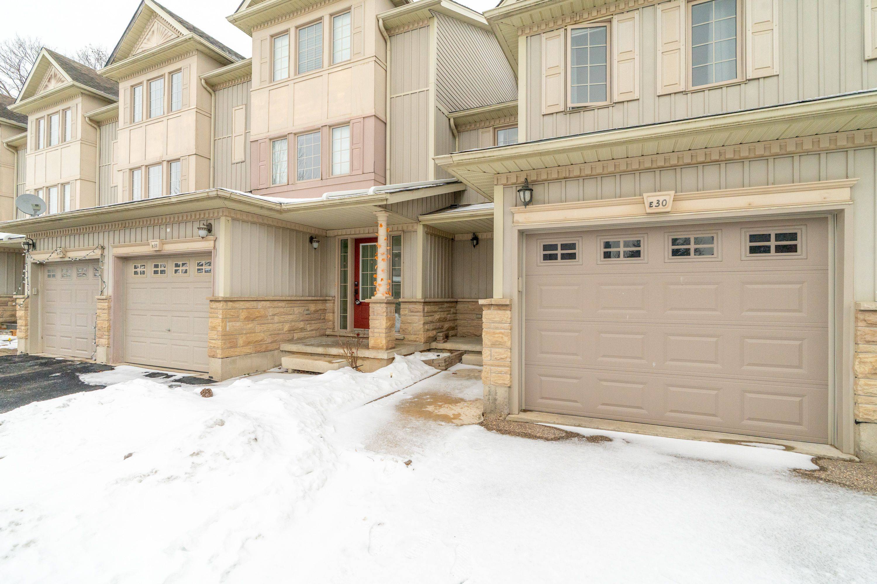 Kitchener, ON N2E 4K4,110 Activa AVE #E30