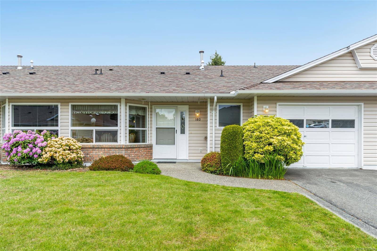 Parksville, BC V9P 2K8,240 Stanford Ave E #103