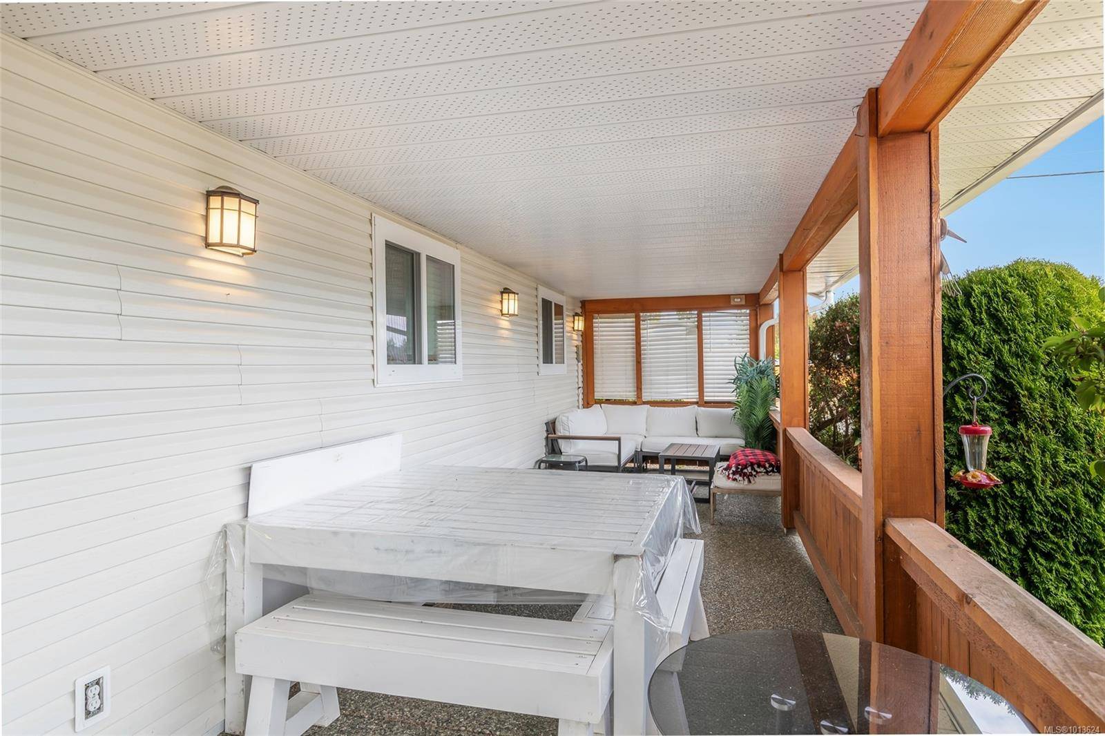 Parksville, BC V9P 2M1,697 Woodburn St