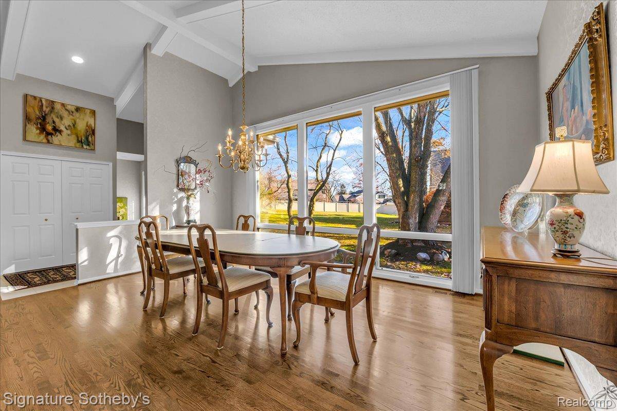 West Bloomfield, MI 48322,7525 Danbury DR