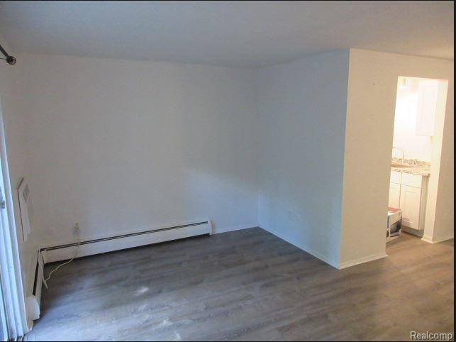 Farmington, MI 48336,31831 GRAND RIVER AVE #70