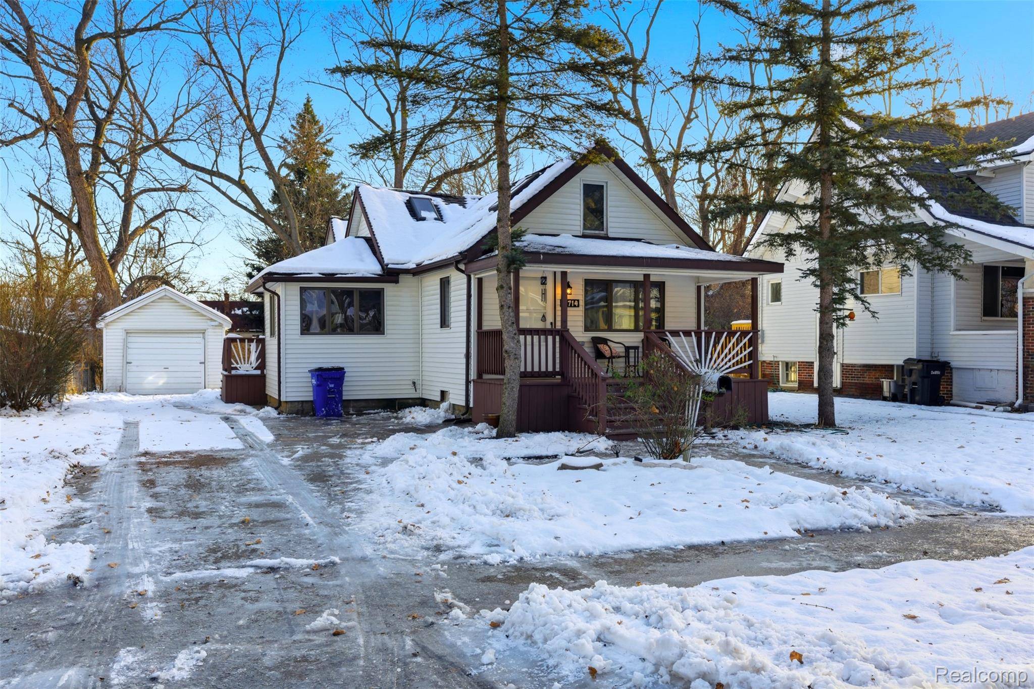 Detroit, MI 48219,17714 Salem ST