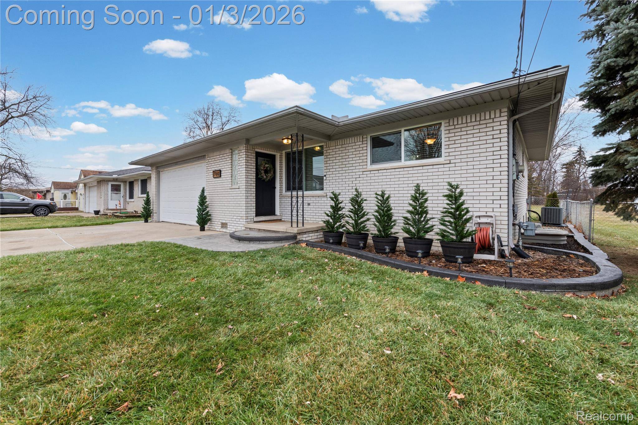 Madison Heights, MI 48071,700 W Girard AVE