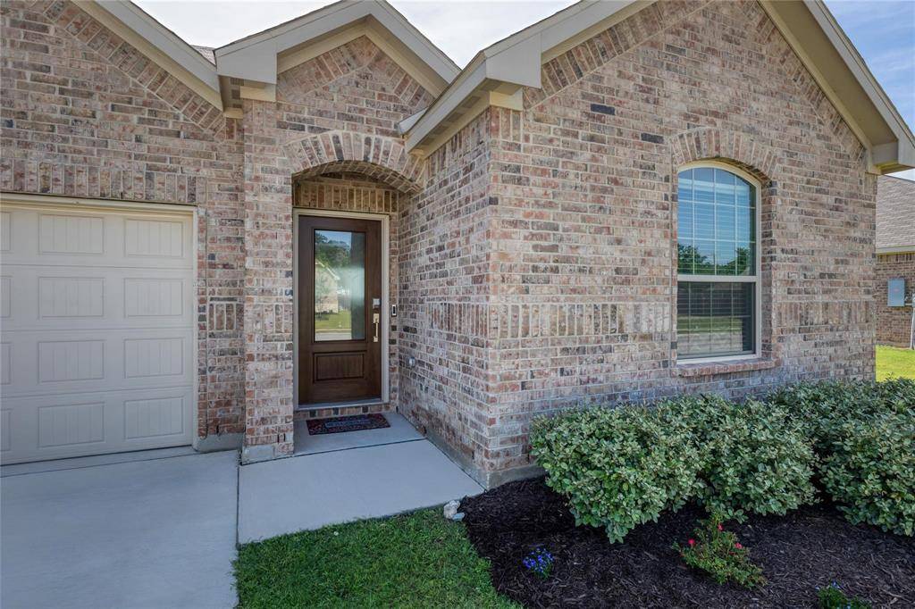 Azle, TX 76020,204 Post Oak Street