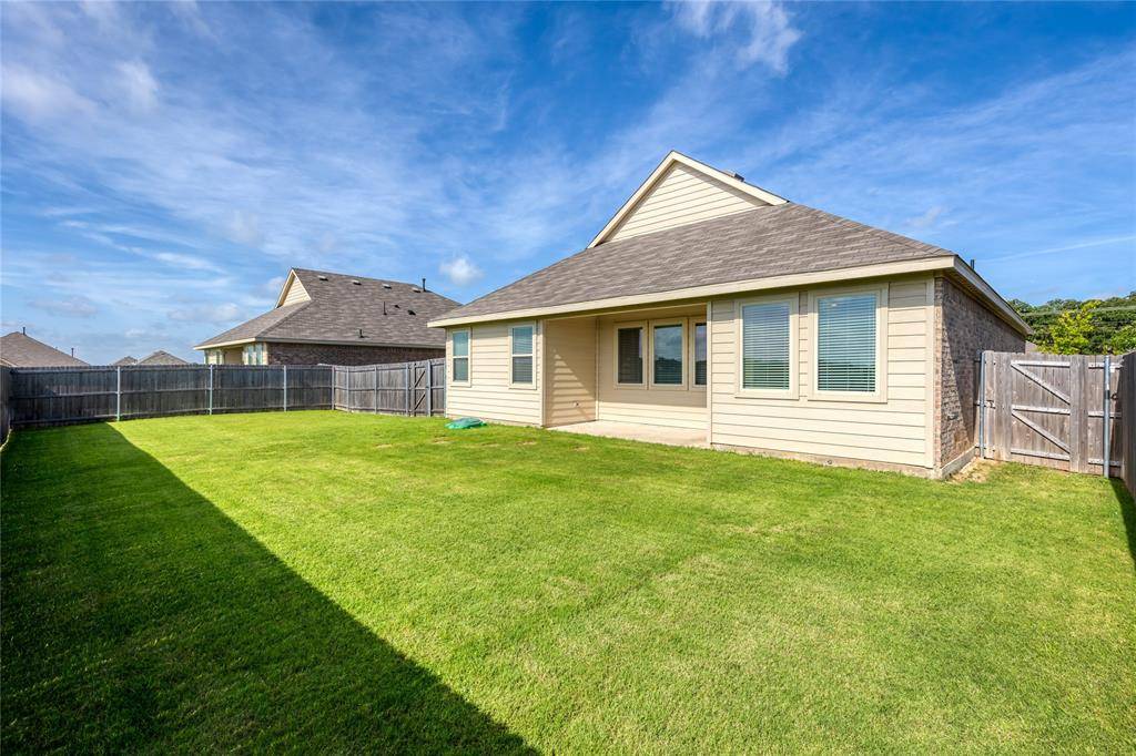 Azle, TX 76020,204 Post Oak Street