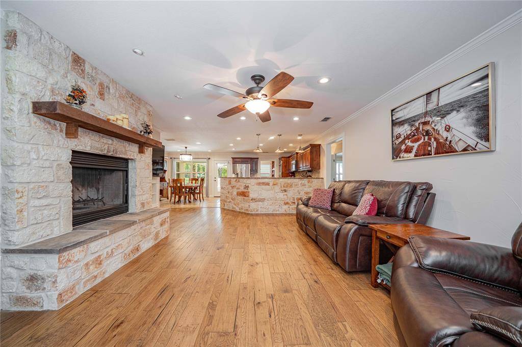 Mineola, TX 75773,303 County Road 2310