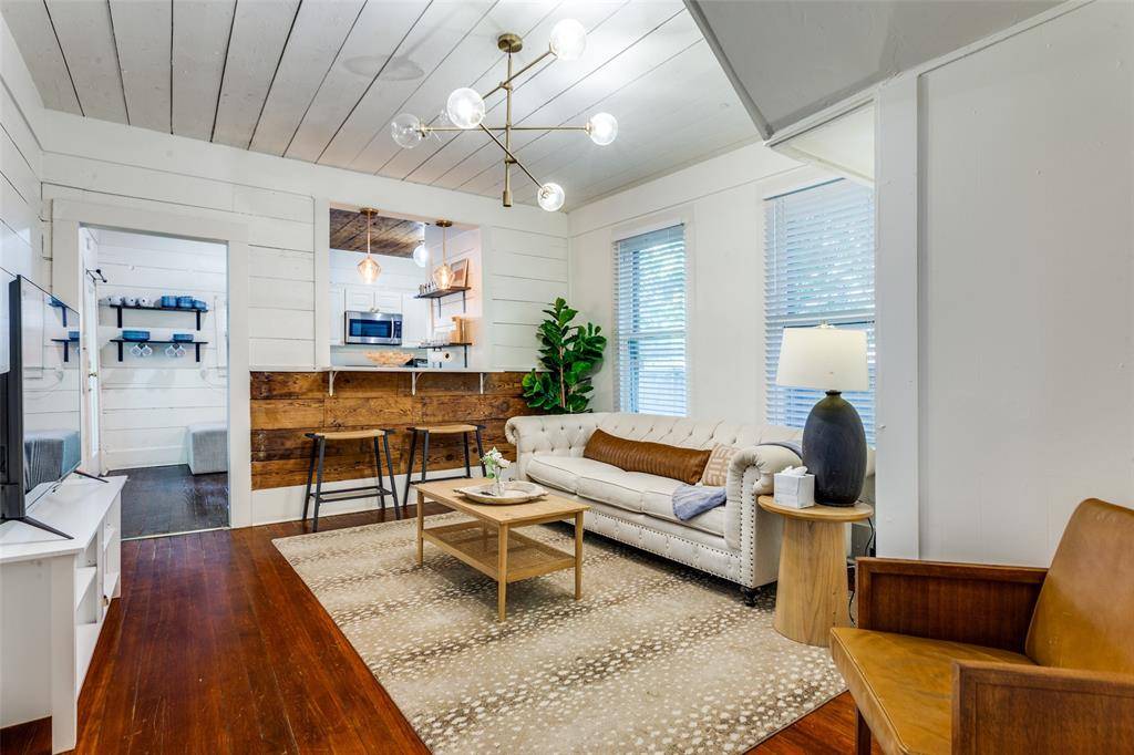 Fort Worth, TX 76110,1409 W Allen Avenue