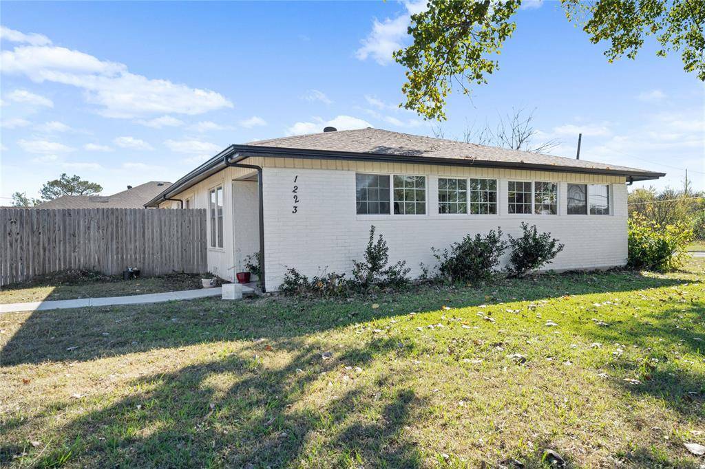 Cleburne, TX 76033,1223 Country Club Road