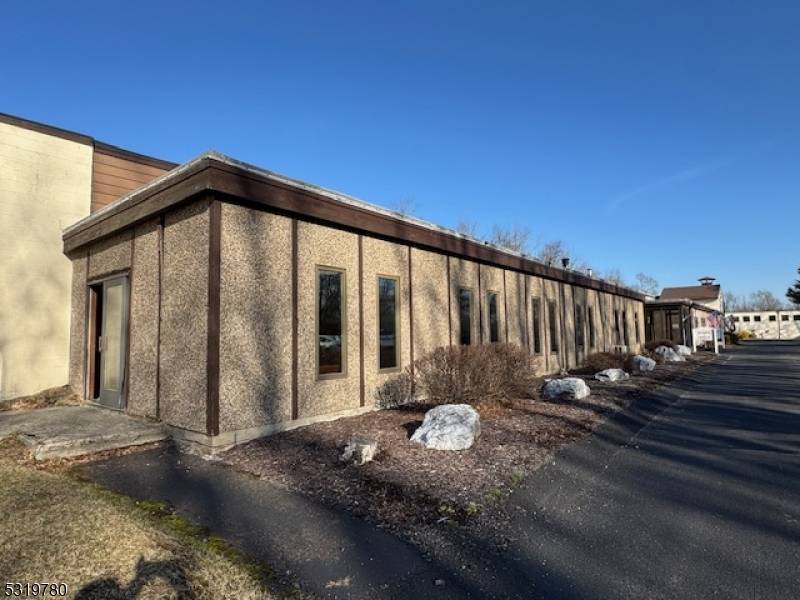 Franklin Boro, NJ 07416,12 Cork Hill Rd