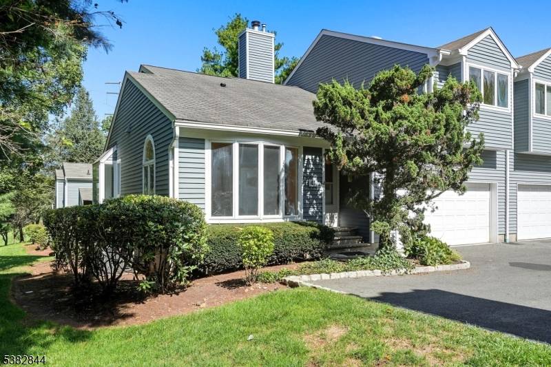 Berkeley Heights Twp., NJ 07922,41 Meadowview Lane