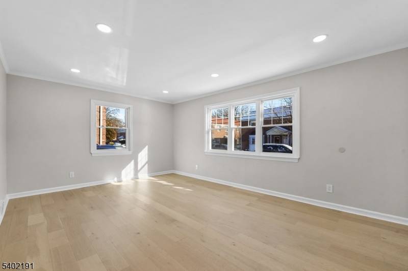 Newark City, NJ 07106,191 Midland Pl