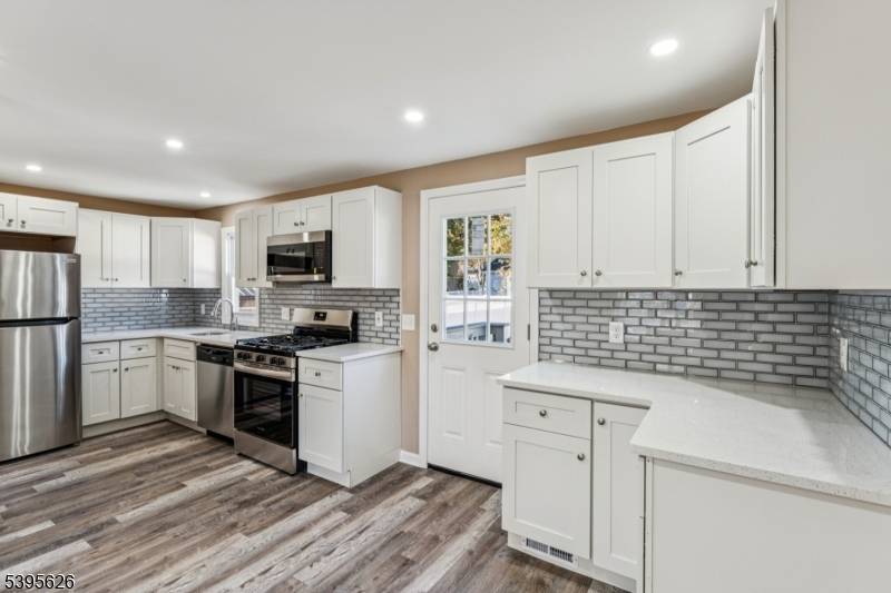 Linden City, NJ 07036,815 E Blancke St