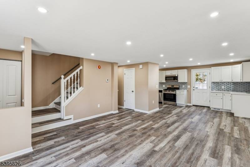 Linden City, NJ 07036,815 E Blancke St