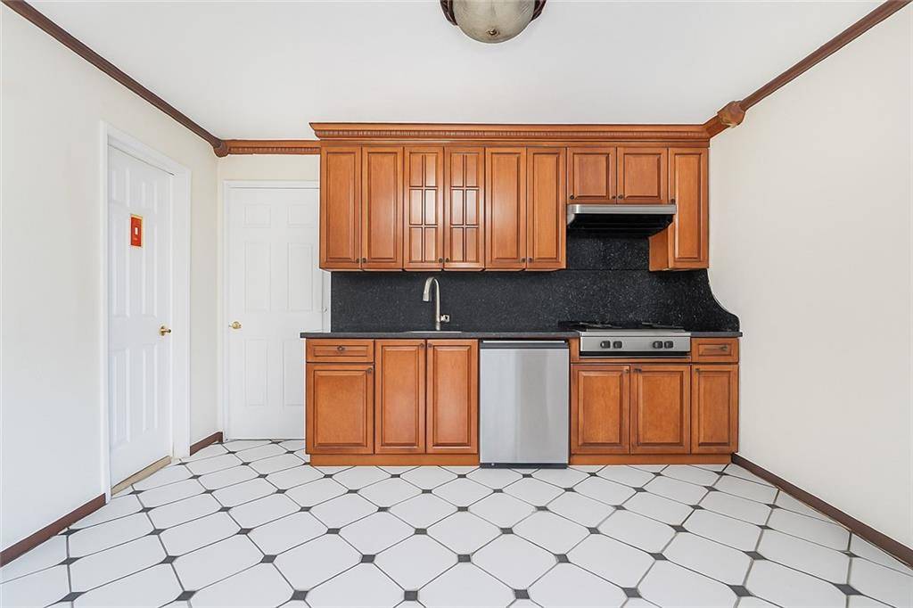 Staten  Island, NY 10312,70 Figurea AVE