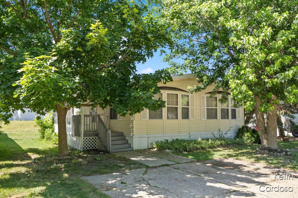 Caledonia, MI 49316,6633 Millstone DR SE