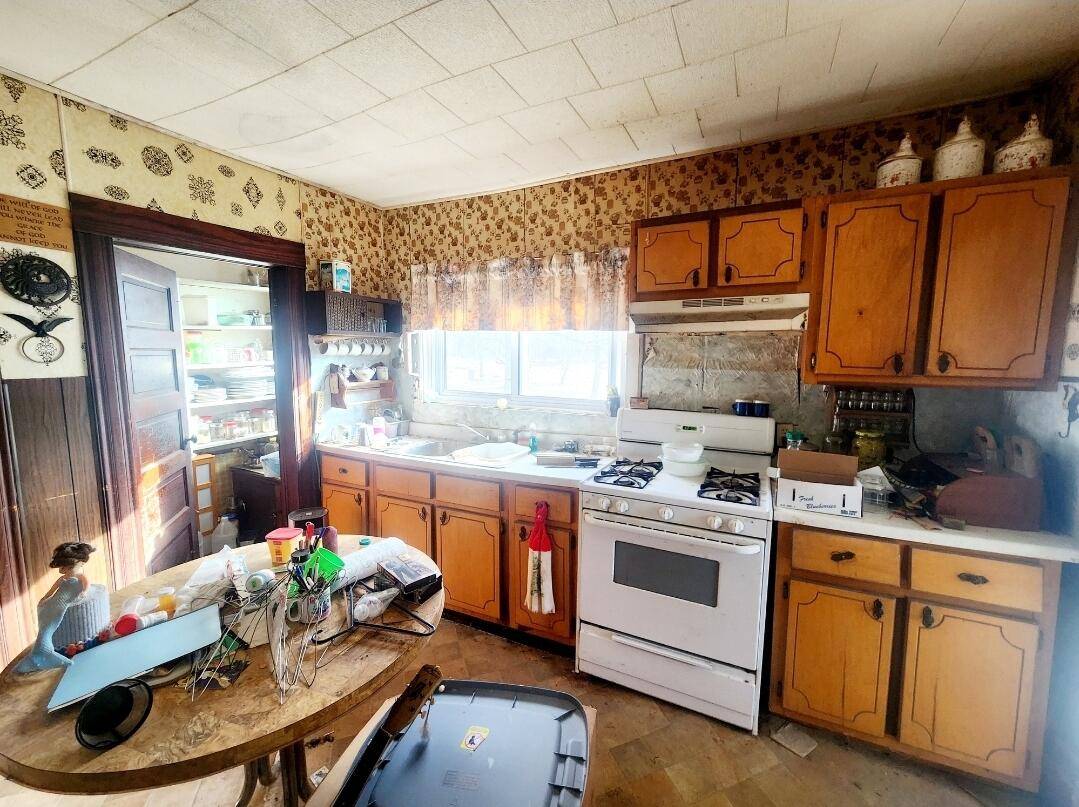 Hartford, MI 49057,227 N Edwin ST