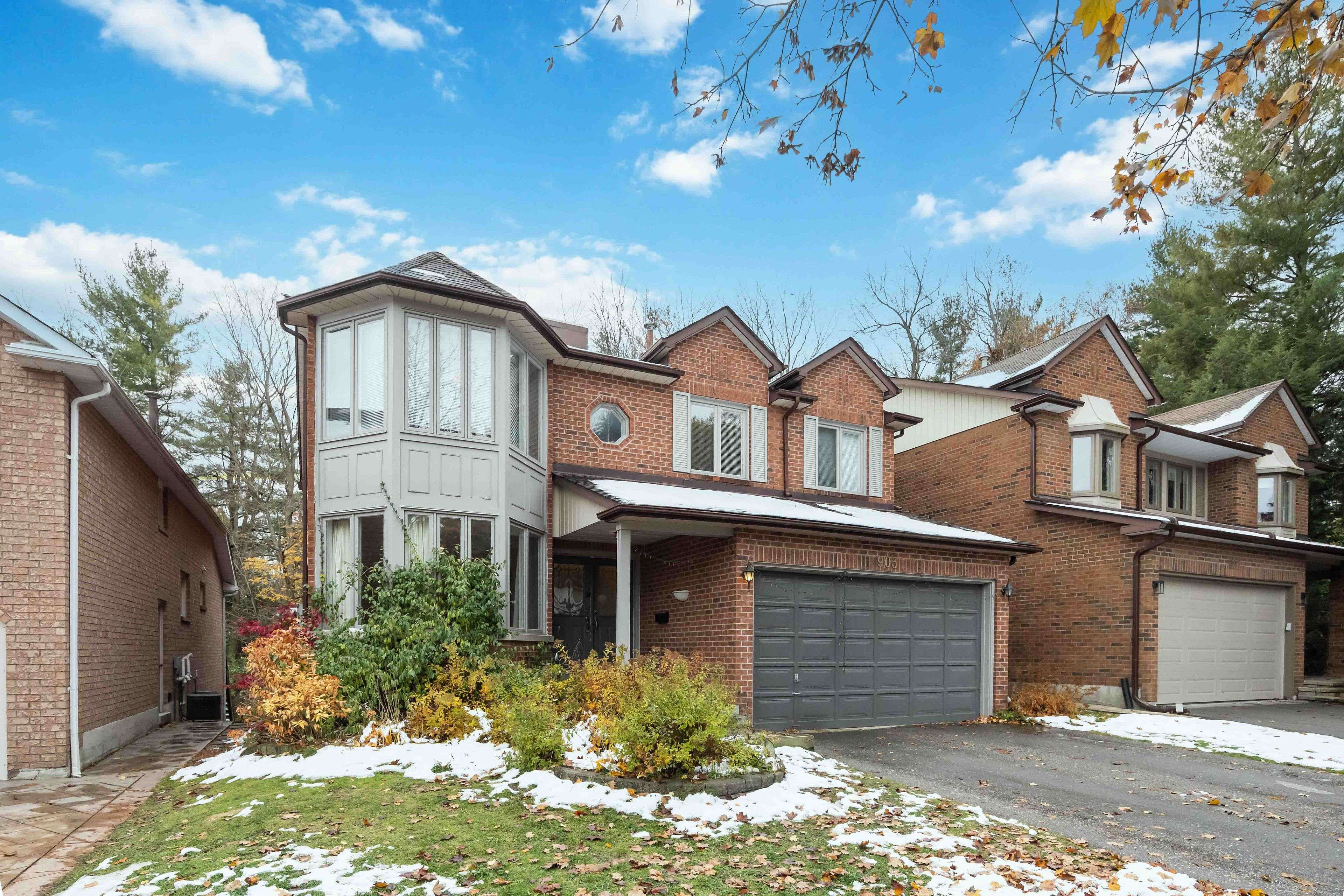 Pickering, ON L1X 2S3,903 Alanbury CRES