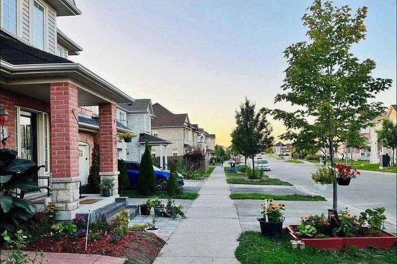 Ajax, ON L1Z 0N8,44 Lloydminster AVE