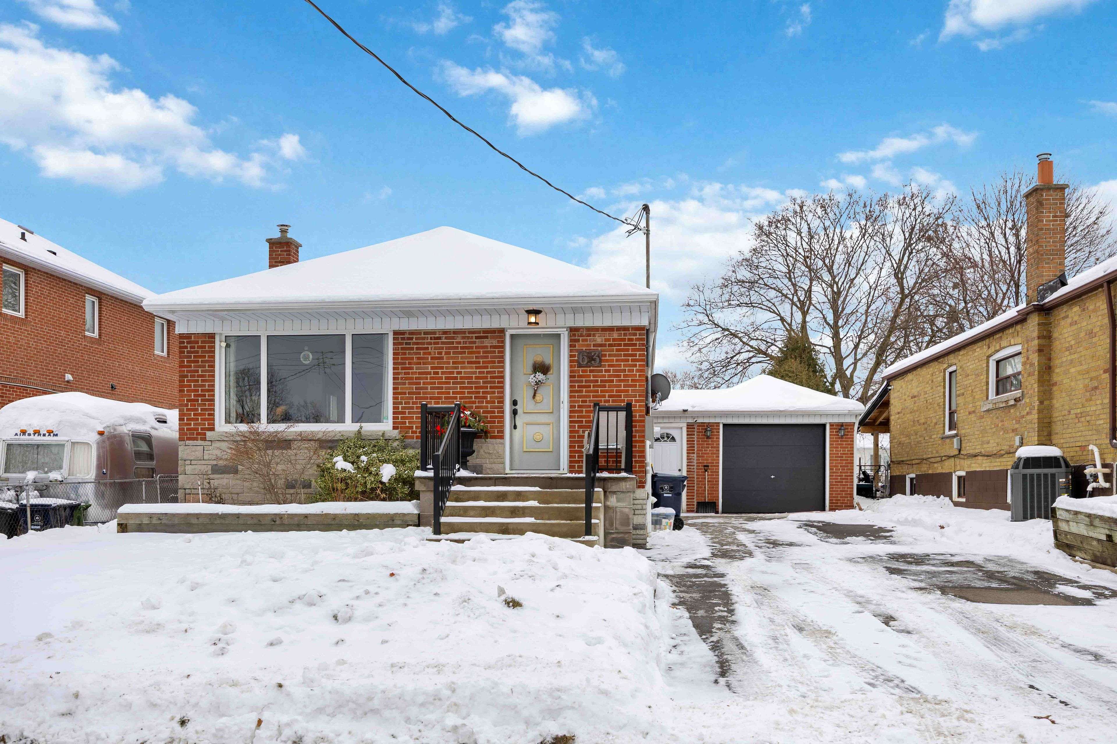 Toronto E04, ON M1P 1M2,63 Exford DR