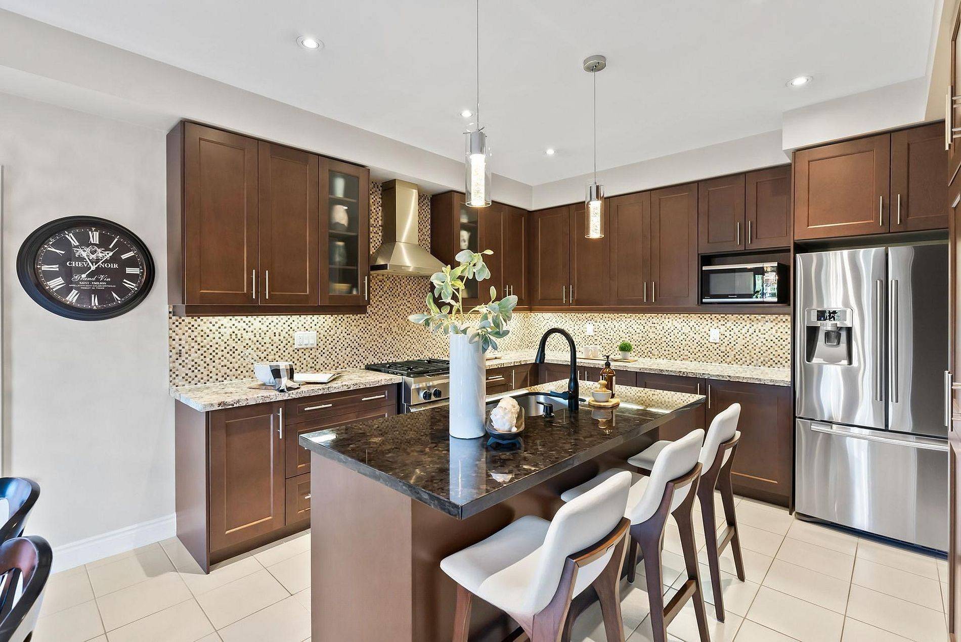 Whitby, ON L1P 0B5,34 Endeavour CT