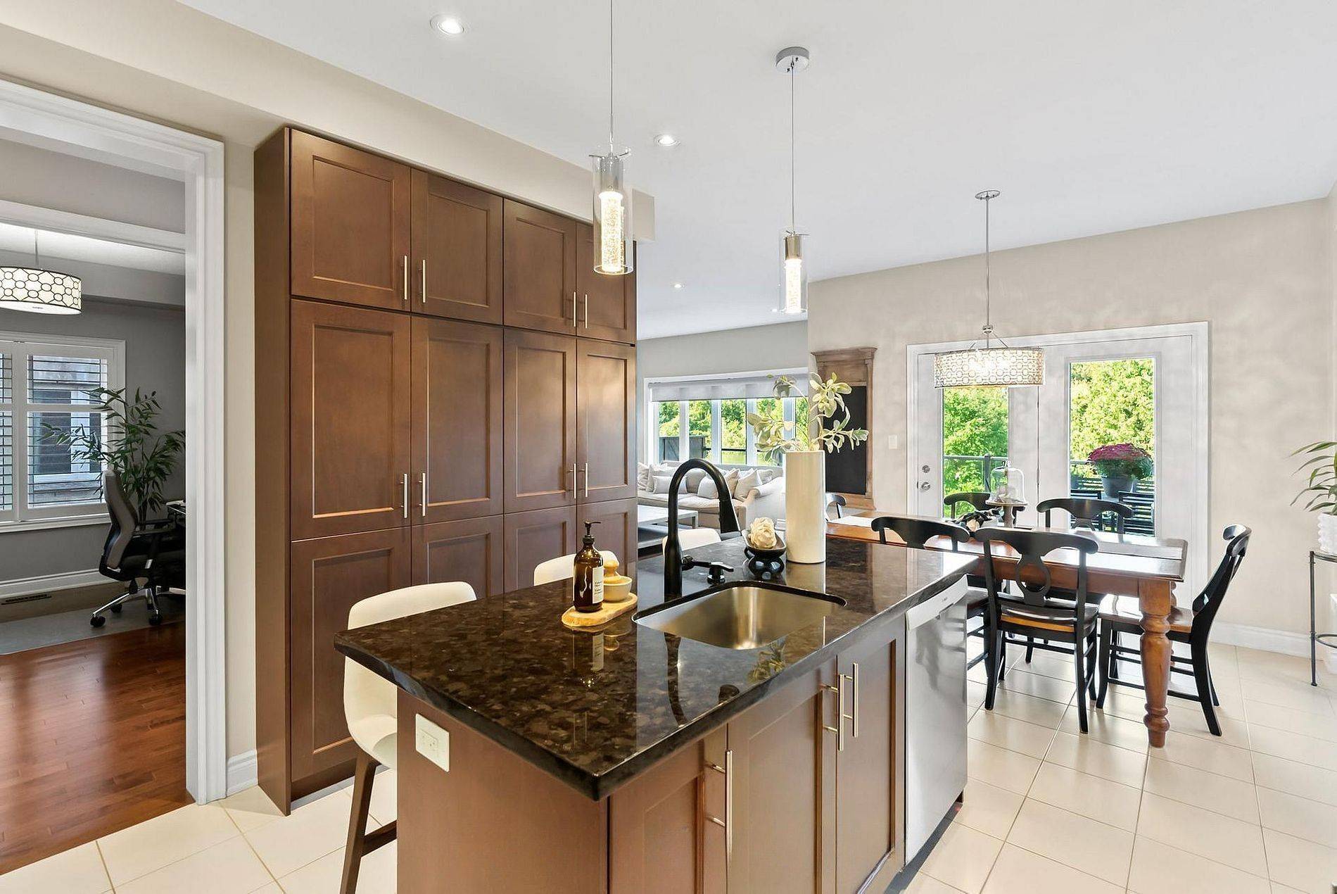 Whitby, ON L1P 0B5,34 Endeavour CT