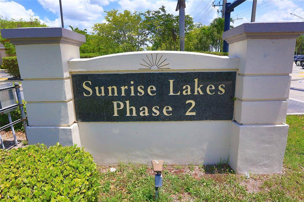 Sunrise, FL 33322,8225 Sunrise Lakes Blvd #305