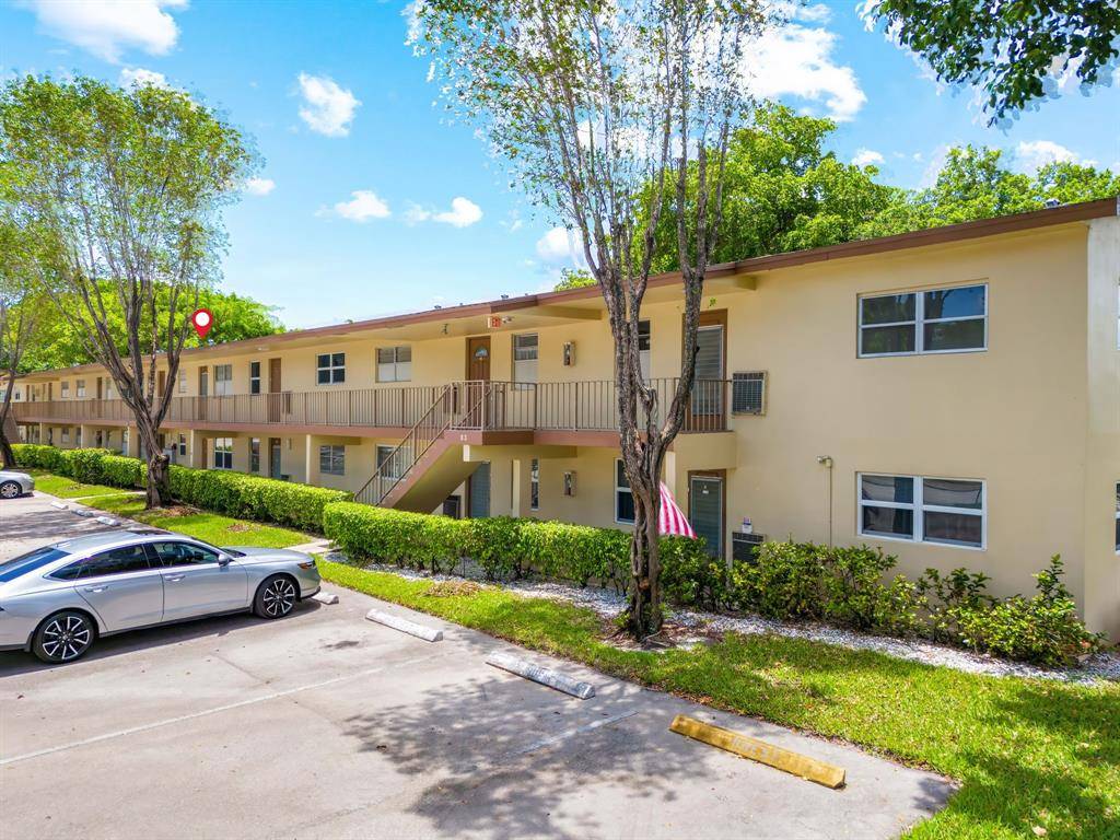 Margate, FL 33063,7610 NW 1st St #204