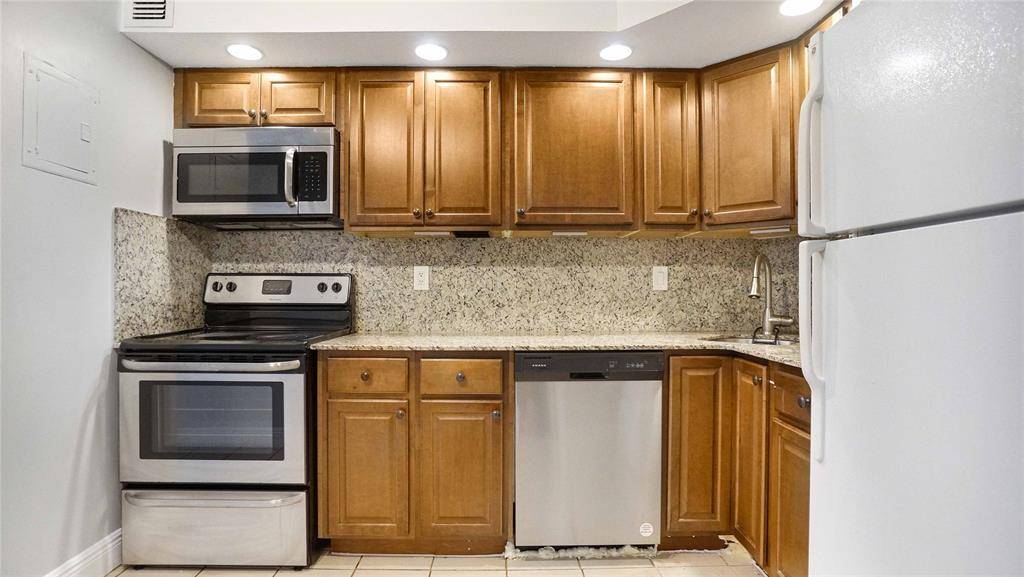 Oakland Park, FL 33309,3111 OAKLAND SHORES DR #F108