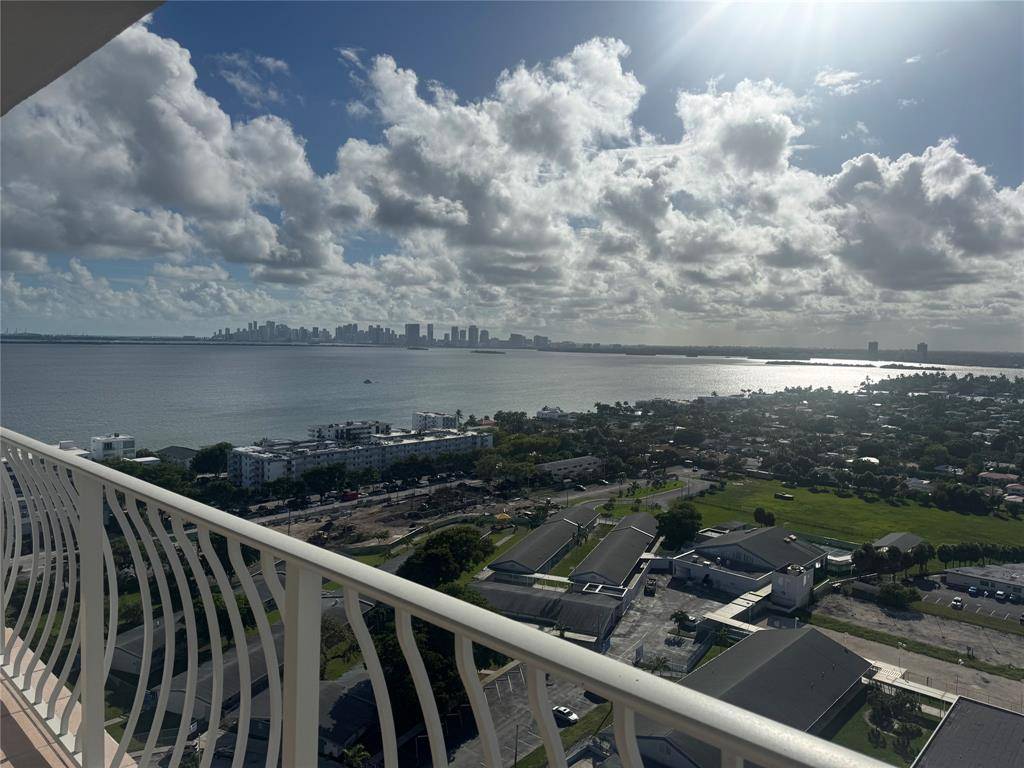 North Bay Village, FL 33141,7601 E Treasure Dr #2403