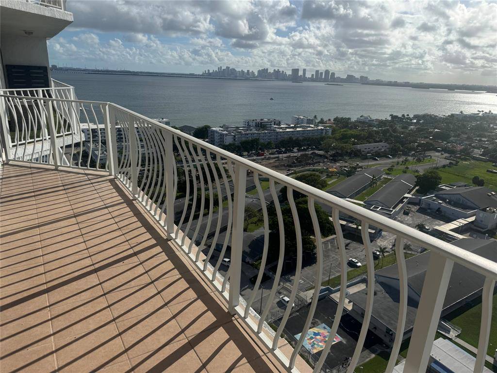 North Bay Village, FL 33141,7601 E Treasure Dr #2403